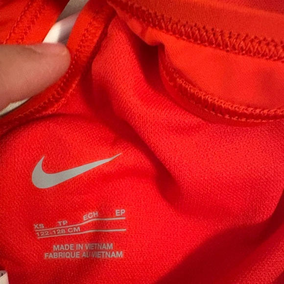 NEW Nike Girls’ One-Piece Swimsuit – XS – New with Tags - Picture 3 of 5